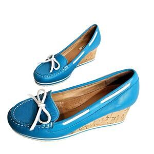 Hotwind Coral Blue wedge Sz6. 235 heels slipon shoes. Artzy. Pinup model. Bows